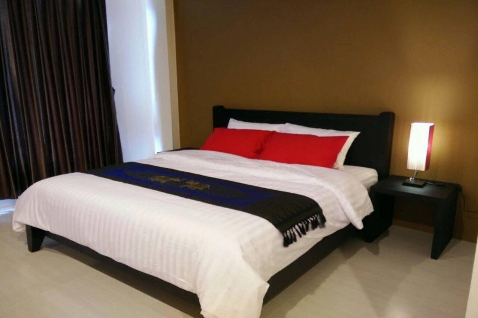 One Fu Hotel Szurin Kültér fotó